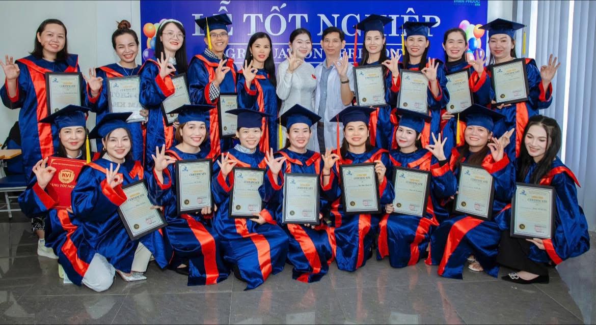 Cérémonie diplôme massage acupression Vietnam - Pham Thi Thanh Trang